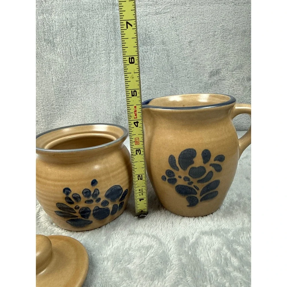 Pfaltzgraff Yorktowne Sugar Bowl with Lid and Creamer Set Tan Blue Stoneware USA